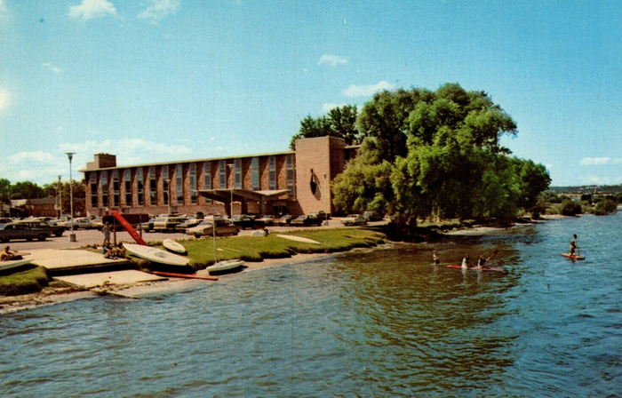 Holiday Inn - Traverse City Location (newer photo)